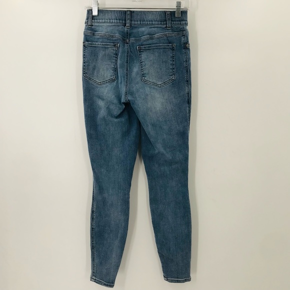 Spanx Skinny Jeans High Rise in Light Vintage Wash Size Small - Picture 8 of 11